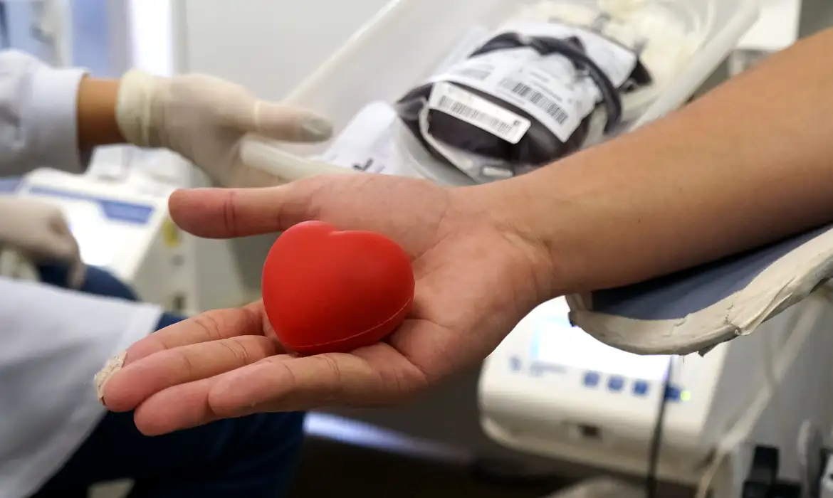 Hospitais federais do RJ fazem campanha para aumentar doação de sangue