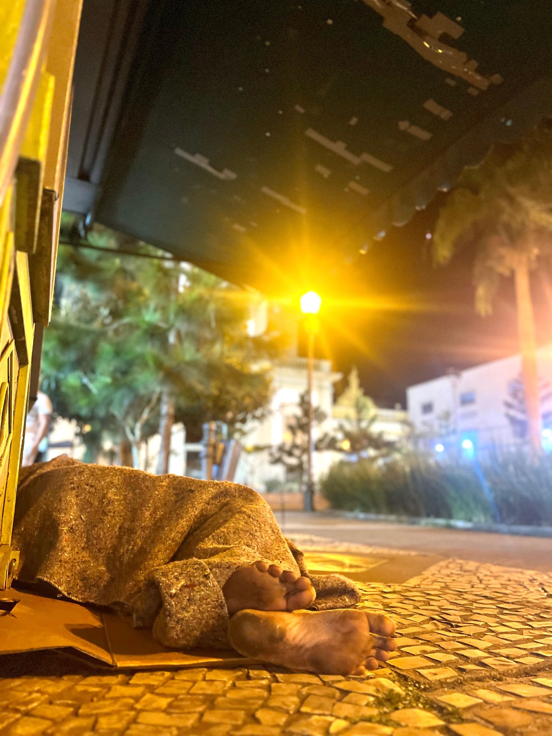 ‘Cidade Esquecida’: documentário oferece um olhar profundo sobre a vida invisível nas ruas em Petrópolis estreia no cine Humberto Mauro