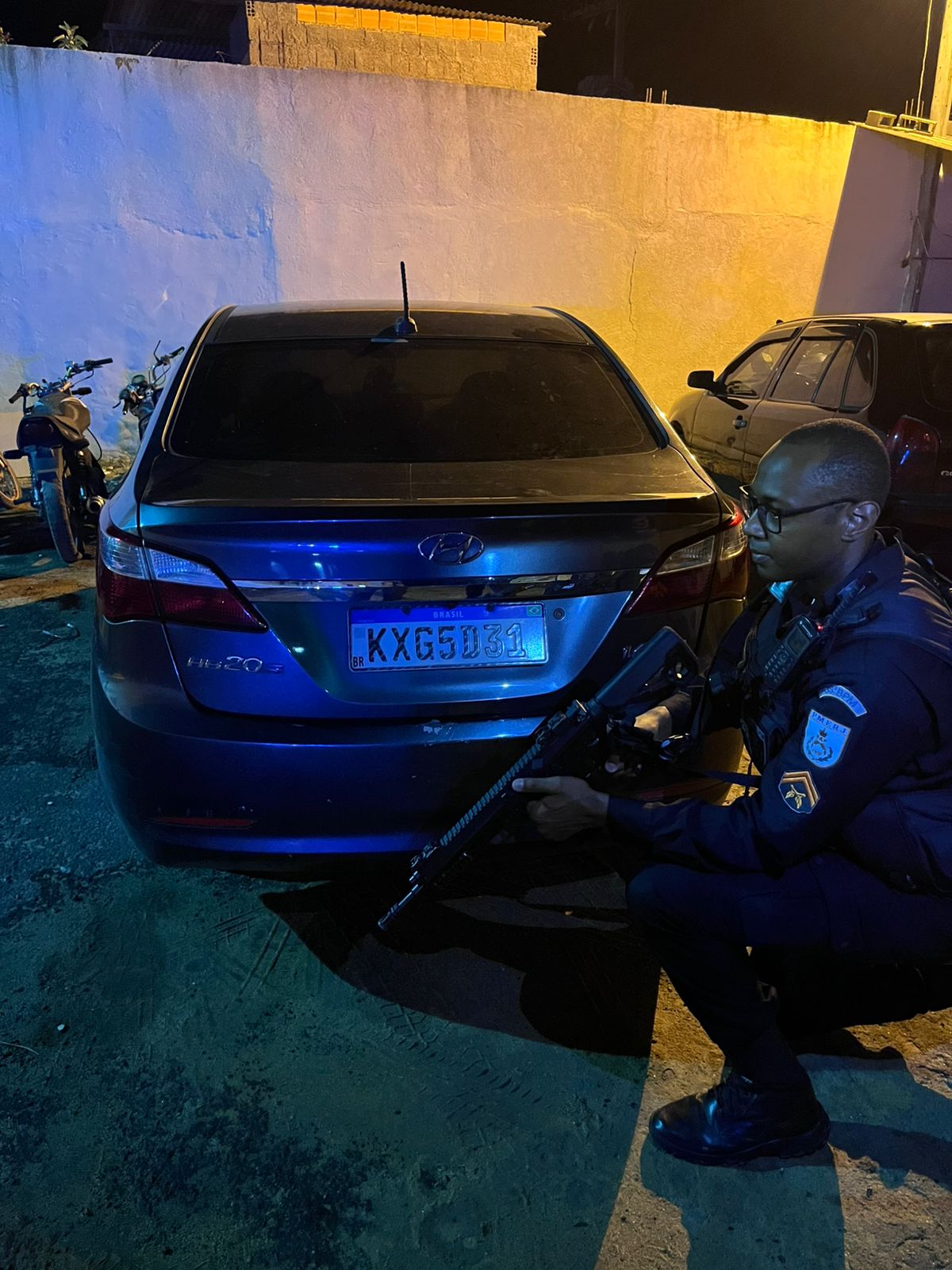Homem é preso com carro roubado em Areal