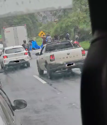 Concer confirma dois mortos em acidente na BR-040. Terceira vítima foi levada para o HST