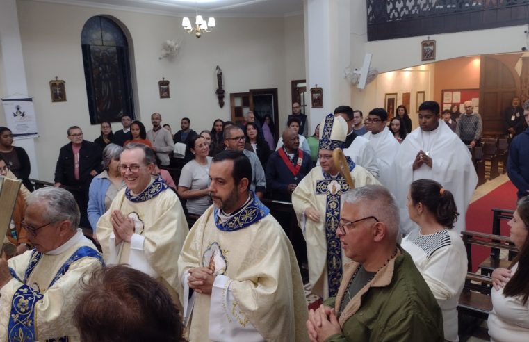Celebração marca três anos da Coroação Pontifícia de Nossa Senhora do Amor Divino