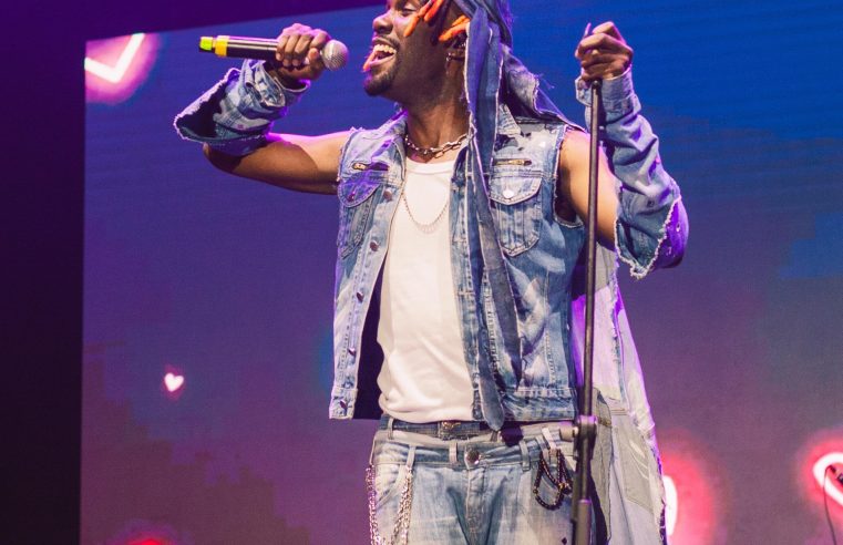 Cantor petropolitano Igor Oggy lança o primeiro álbum da carreira intitulado “Black ‘97” no dia da Consciência Negra