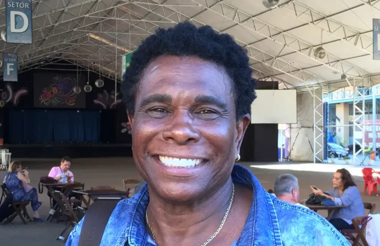 Após 50 anos, Neguinho da Beija-Flor anuncia último desfile em 2025