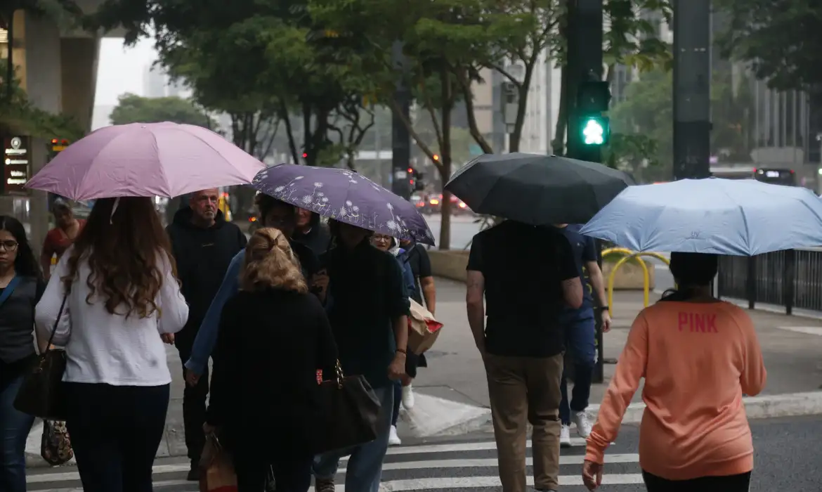 Defesa Civil emite alerta SMS de chuva moderada a ocasionalmente forte para o município de Petrópolis
