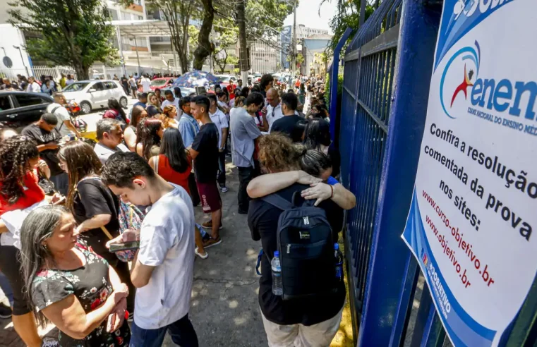 Mais de 4,3 milhões de candidatos participam hoje do Enem 2024