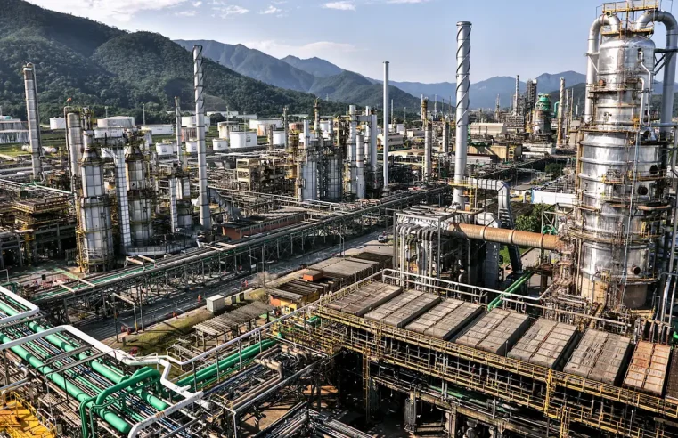 Petrobras lucra R$ 32,6 bilhões no 3º trimestre, alta de 22,3%