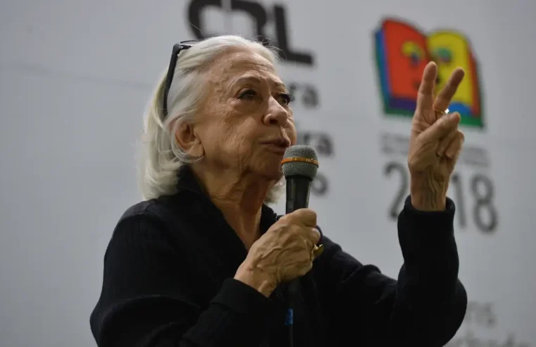 Guinness premia Fernanda Montenegro por recorde de público em leitura
