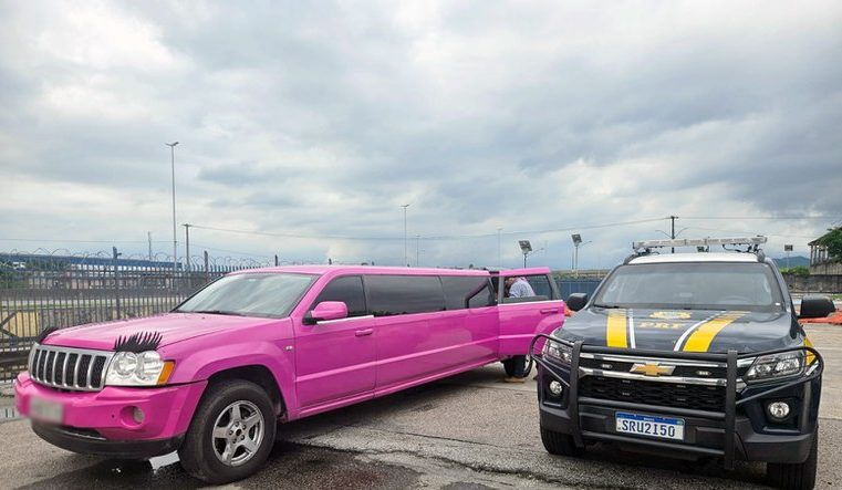 Veículo de festas é apreendido na Rodovia Washington Luiz