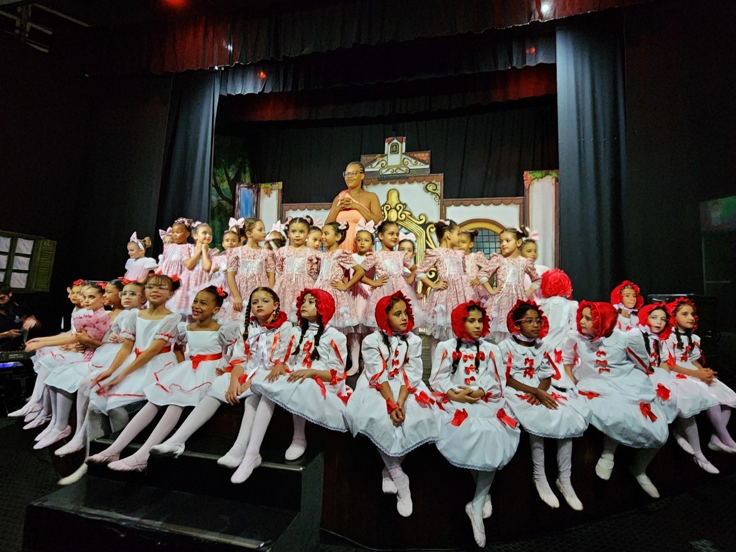 Apresentações encerram os cursos gratuitos da Casa de Cultura Adolpho Bloch, em Teresópolis
