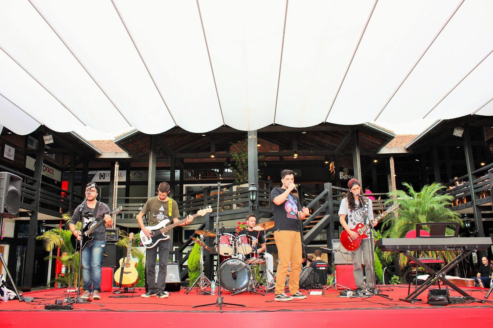 Alunos da Fábrika de Sons encerram o ano com show especial em Itaipava nesta sexta-feira (20)