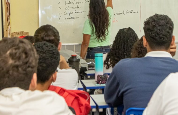 Rede estadual de ensino terá reforço de quase cinco mil professores em 2025