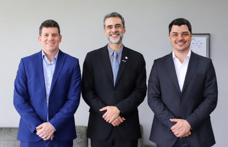 Hingo Hammes discute parcerias estratégicas com LNCC para impulsionar ciência, inovação e prevenção de tragédias em Petrópolis