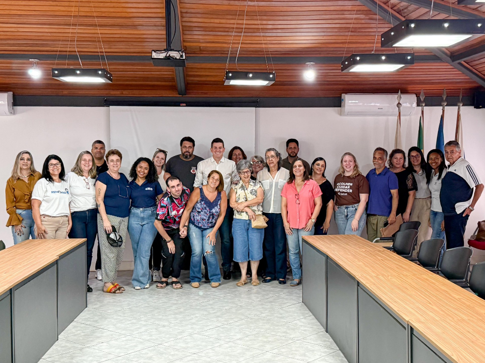 Prefeito eleito Hingo Hammes prioriza continuidade de serviços essenciais em reunião com instituições de assistência social
