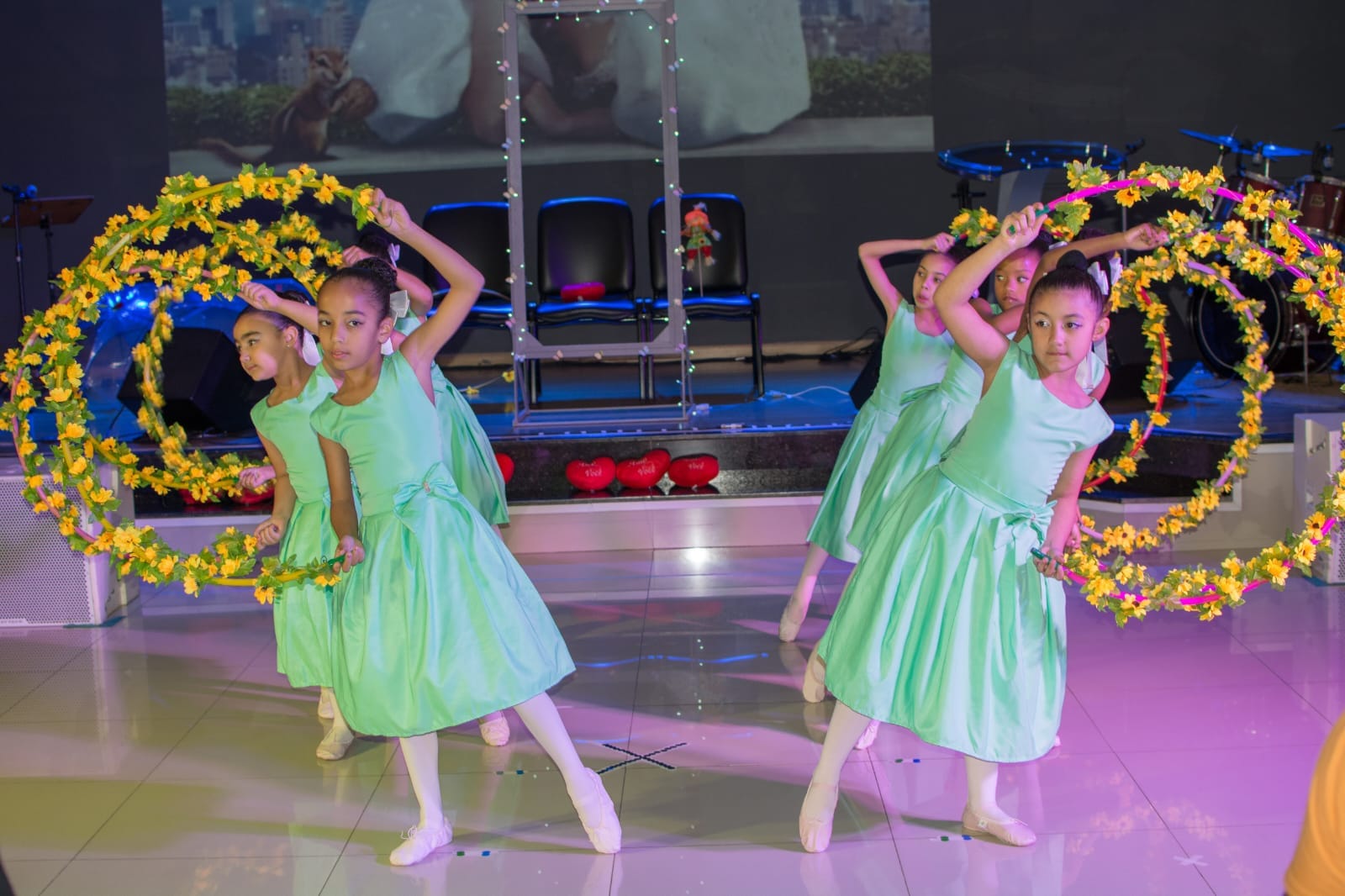 O verdadeiro espírito de Natal: balé infantil encanta Itaipava com mensagem inspiradora