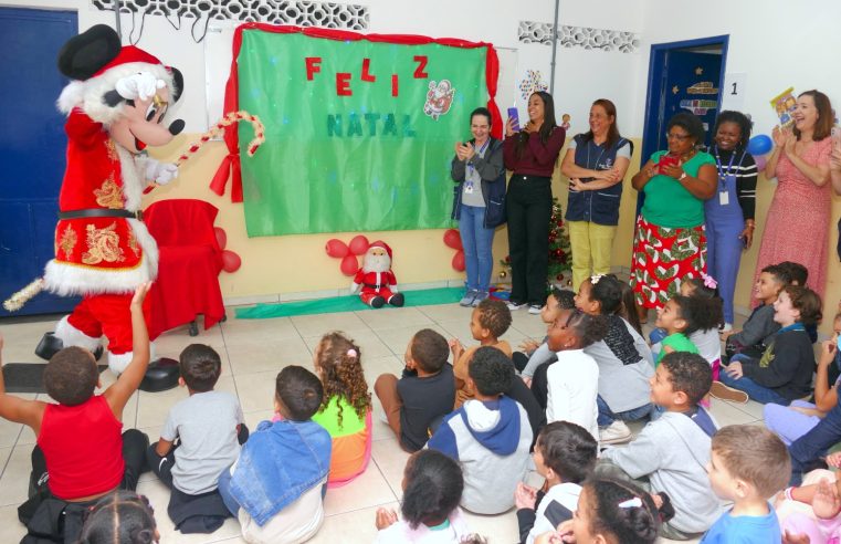 Um natal de sorrisos: Projeto de Odontologia que tem a parceria da UNIFASE e da UERJ realiza festa na Escola Municipal Bataillard