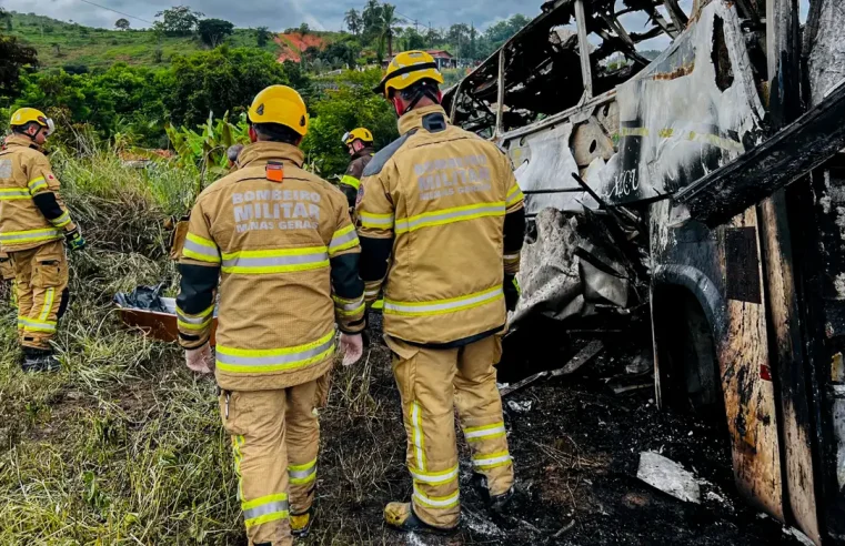 Mortes confirmadas no acidente em rodovia de Minas chegam a 38