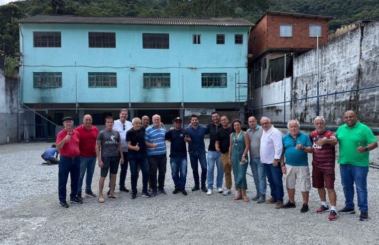 Estado reforma quadras de esporte em quatro comunidades de Petrópolis
