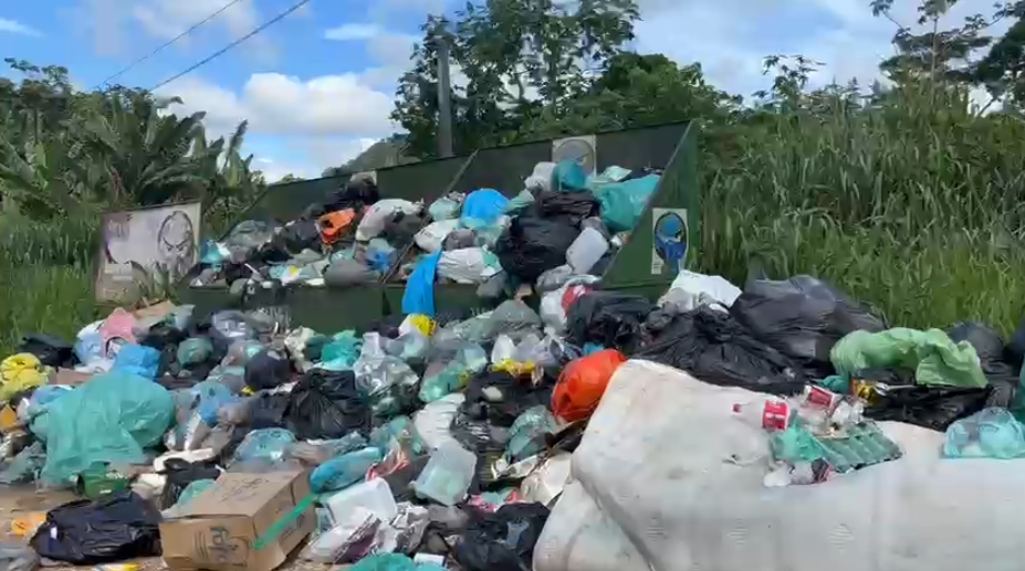 Lixo toma conta de diferentes regiões de Petrópolis