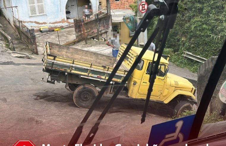 Linha de ônibus Monte Florido (329) está interrompida devido à quebra de um caminhão