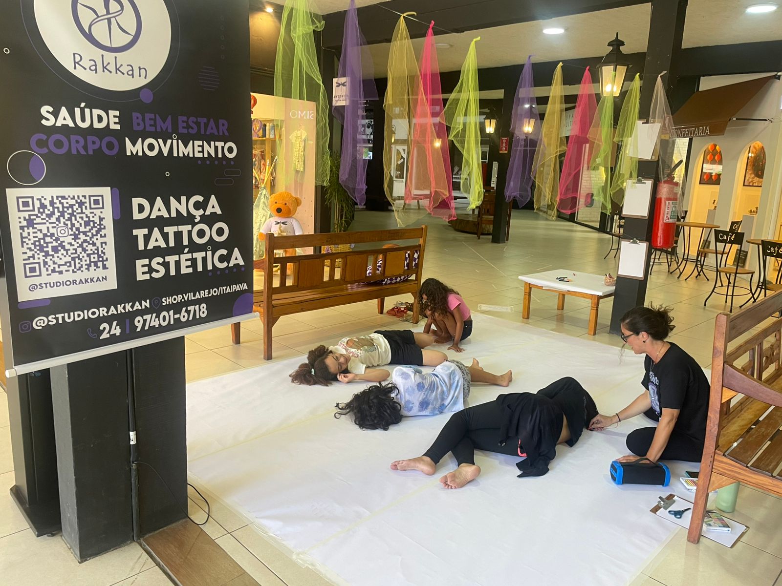 Oficina “Do corpo ao papel” une movimento e arte neste sábado em Itaipava