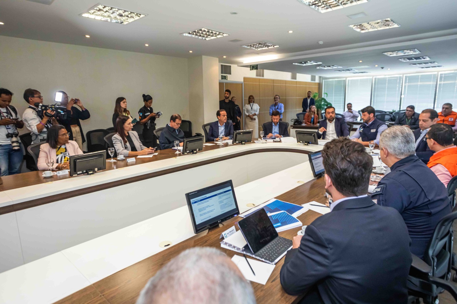 Colégios estaduais se preparam para servir como pontos de apoio e abrigo em caso de chuvas fortes no Rio de Janeiro