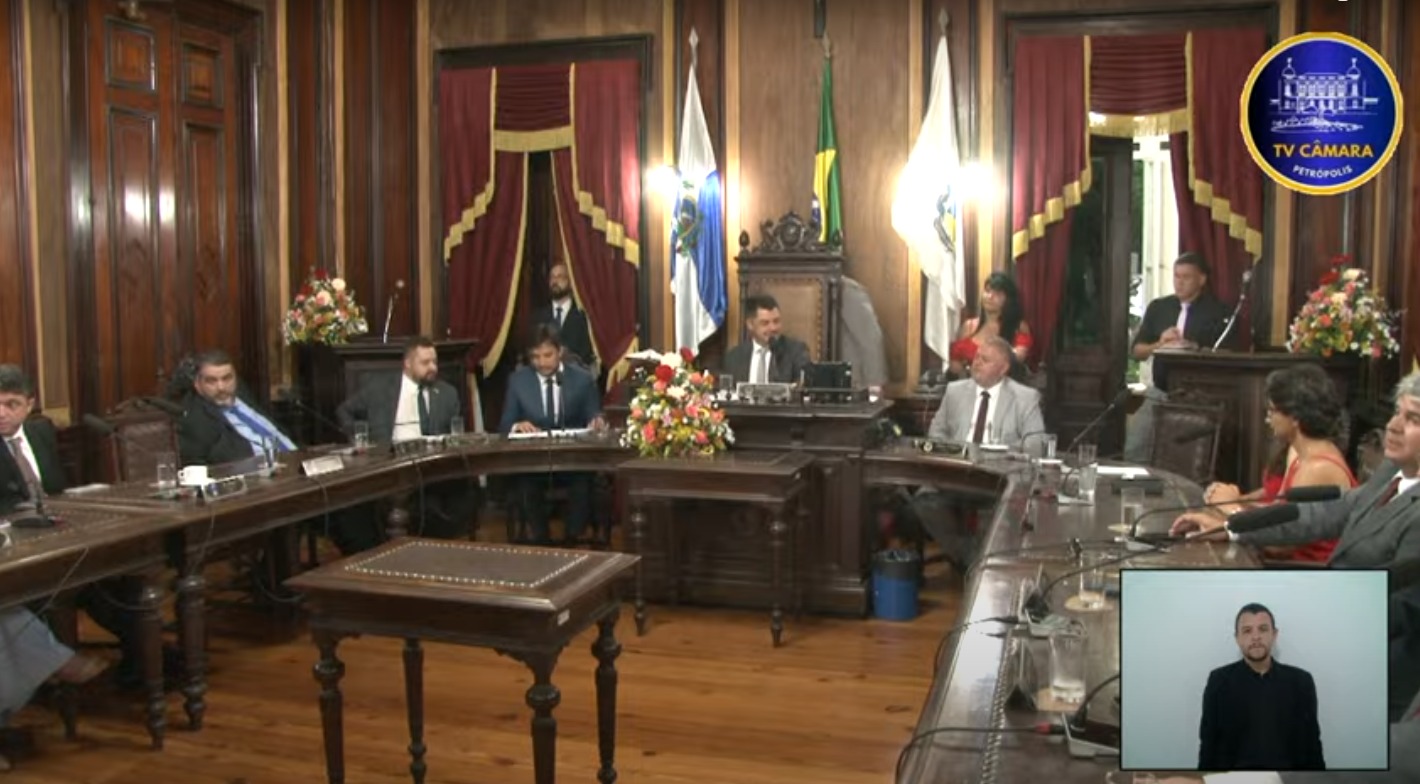 Nova Mesa Diretora é empossada em Petrópolis