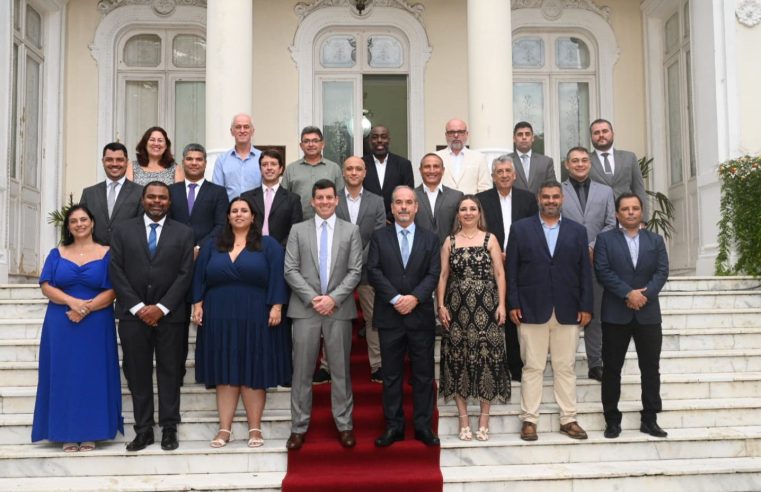 Hingo Hammes toma posse no Executivo de Petrópolis