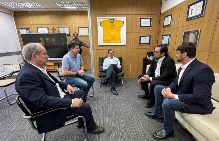 Estado envia apoio à Petrópolis para acelerar remoção de toneladas de lixo das ruas