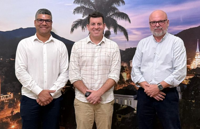 Prefeitura de Petrópolis afirma que vai pagar férias dos servidores da educação nesta quarta-feira