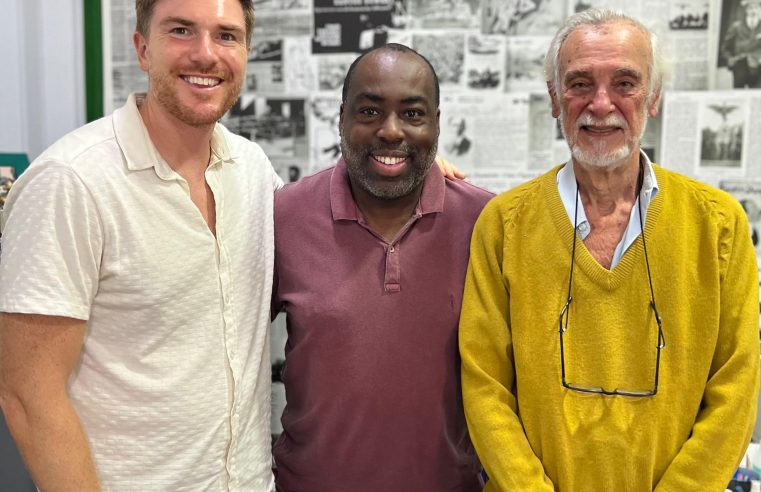 Descendente de Santos Dumont visita casa do Pai da Aviação