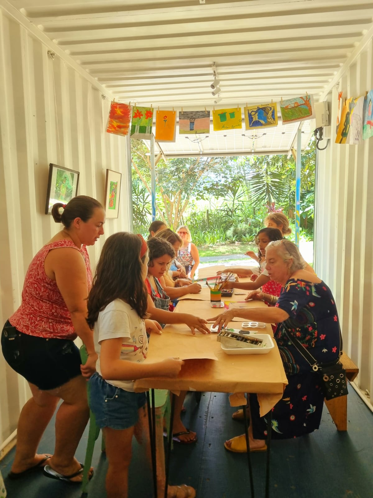 Cartas visuais conectam público de todas as idades e artistas PcDs na mostra “Ateliê Arte Lavrinha” no Vale do Cuiabá