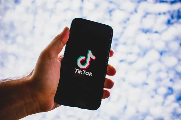 TikTok remove vídeo fake de Haddad após notificação da AGU