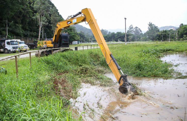 Para mitigar enchentes causadas por fortes chuvas, Governo do Rio lançará projeto para recuperar margens de rios em Petrópolis