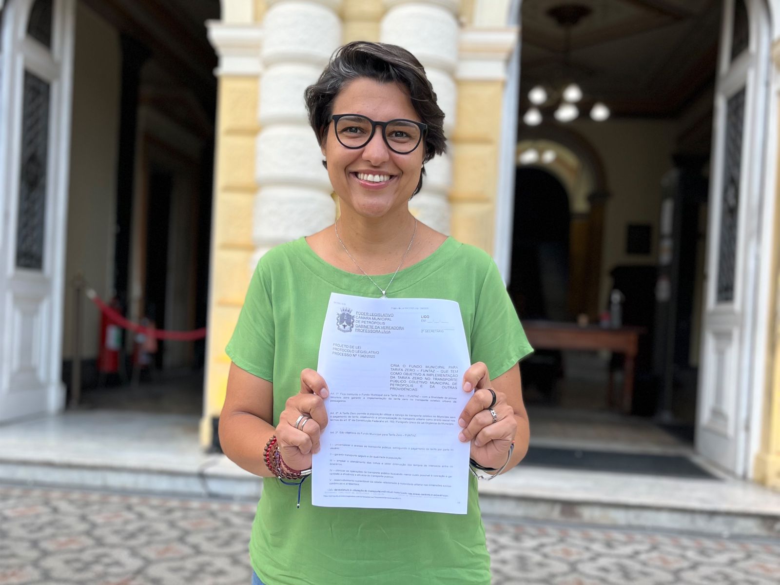 Vereadora Professora Lívia Miranda (PCdoB) protocola seu primeiro Projeto de Lei que institui o Fundo Municipal de Tarifa Zero (FUNTAZ)