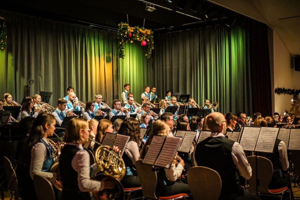 Para ninguém ficar parado: Orquestra Alemã Brass94 traz espetáculo com mistura de ritmos à Itaipava