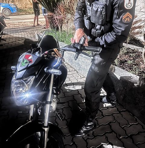 Menor é apreendido com motocicleta adulterada em Três Rios