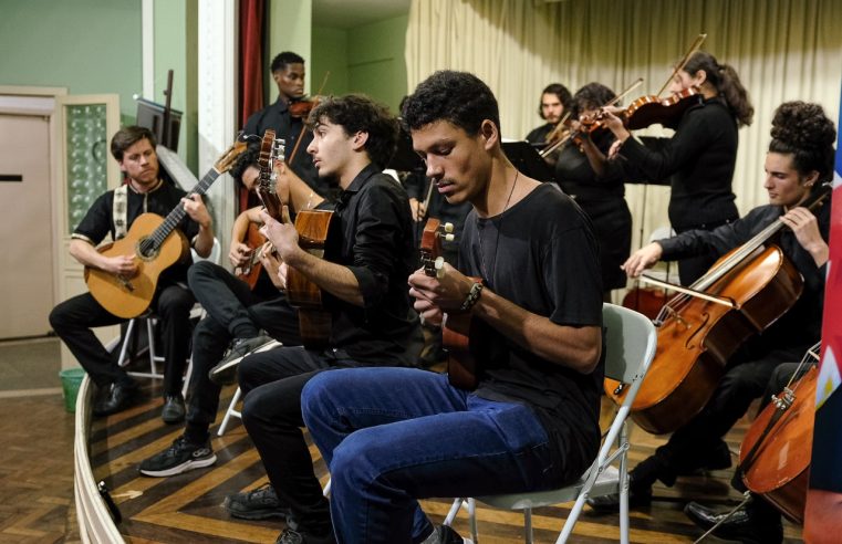 Do sonho à realidade: jovem bolsista da Escola de Música Santa Cecília trilha caminho promissor na música