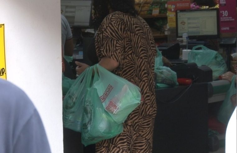 Câmara aprova PL que permite o retorno da cobrança de sacolas plásticas em mercados de Petrópolis