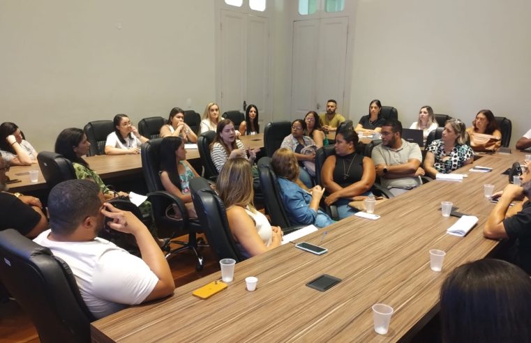 Prefeitura de Petrópolis reúne secretarias e conselhos para articular rede de atendimento de crianças e adolescentes