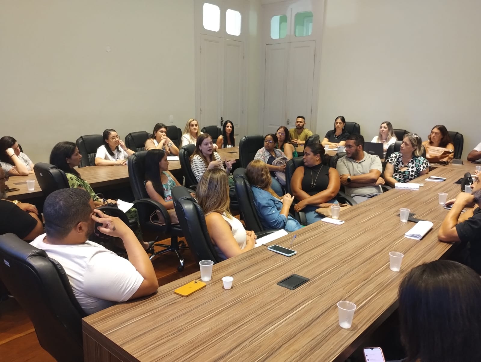 Prefeitura de Petrópolis reúne secretarias e conselhos para articular rede de atendimento de crianças e adolescentes