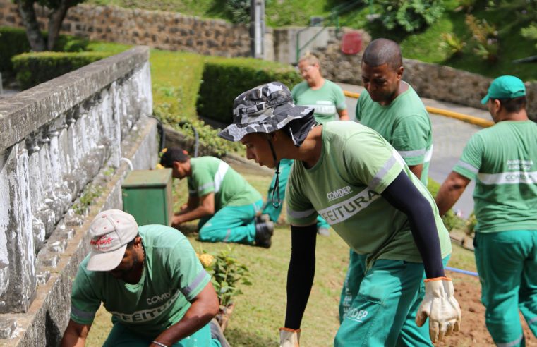 Prefeitura de Petrópolis inicia plantio de hortênsias no Relógio das Flores