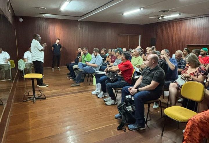 Prefeitura reúne representantes de blocos para debater segurança e organização na Folia Imperial 2025