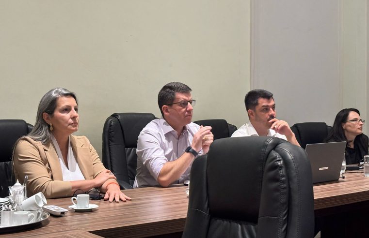 Prefeitura recebe IPHAN e MPF na apresentacão do projeto de revisão do tombamento do conjunto urbano-paisagístico de Petrópolis