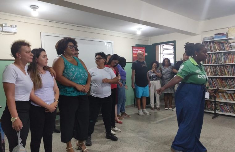 Grupo de teatro da Comdep incentiva consciência ambiental em alunos da Escola Clemente Fernandes