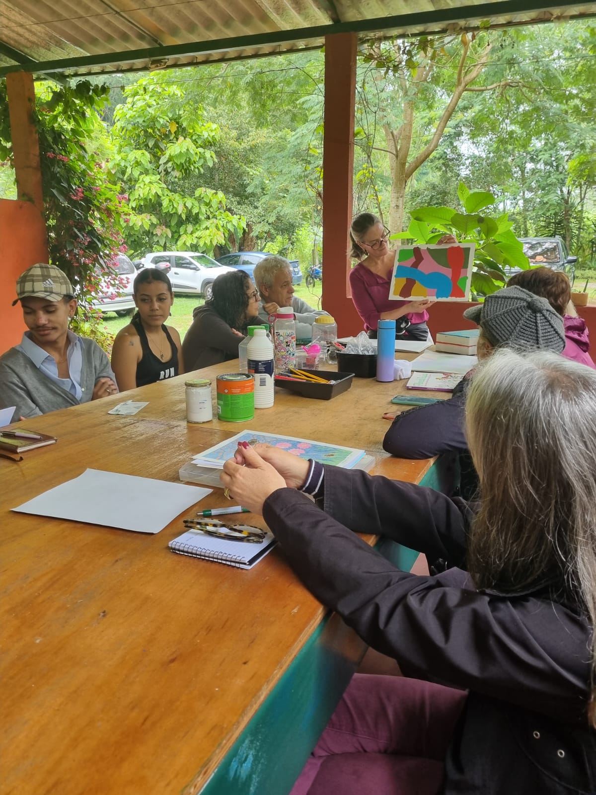 Escola Galpão: iniciativa cultural promove formação artística para jovens e adultos em Petrópolis