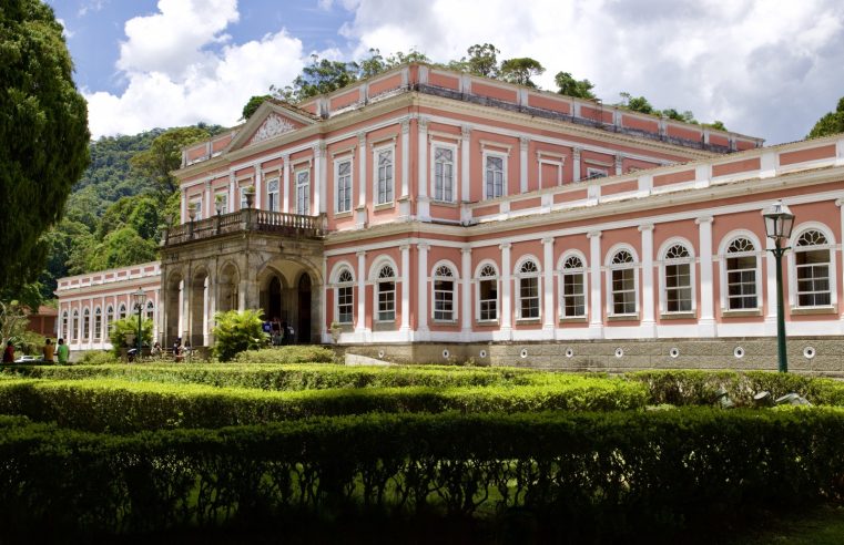 “Som e luz: túnel do tempo visual fortalecerá o turismo em Petrópolis”