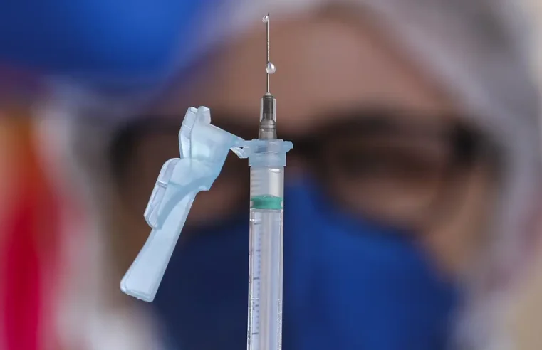 Prefeitura recebe novas doses de vacinas contra a covid-19