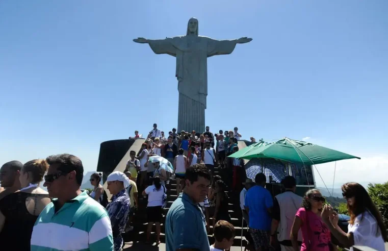 Cristo Redentor reabre ao público depois de morte de turista
