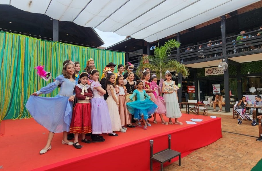 “Cenas Improvisadas” com Arte na Avenida celebram o Dia Mundial do Teatro neste fim de semana, em Itaipava