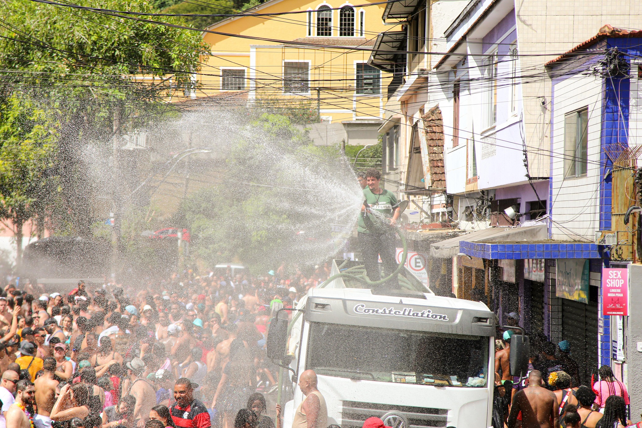 Folia Imperial 2025: Carnaval de Petrópolis tem atrações nos bairros até esta terça-feira